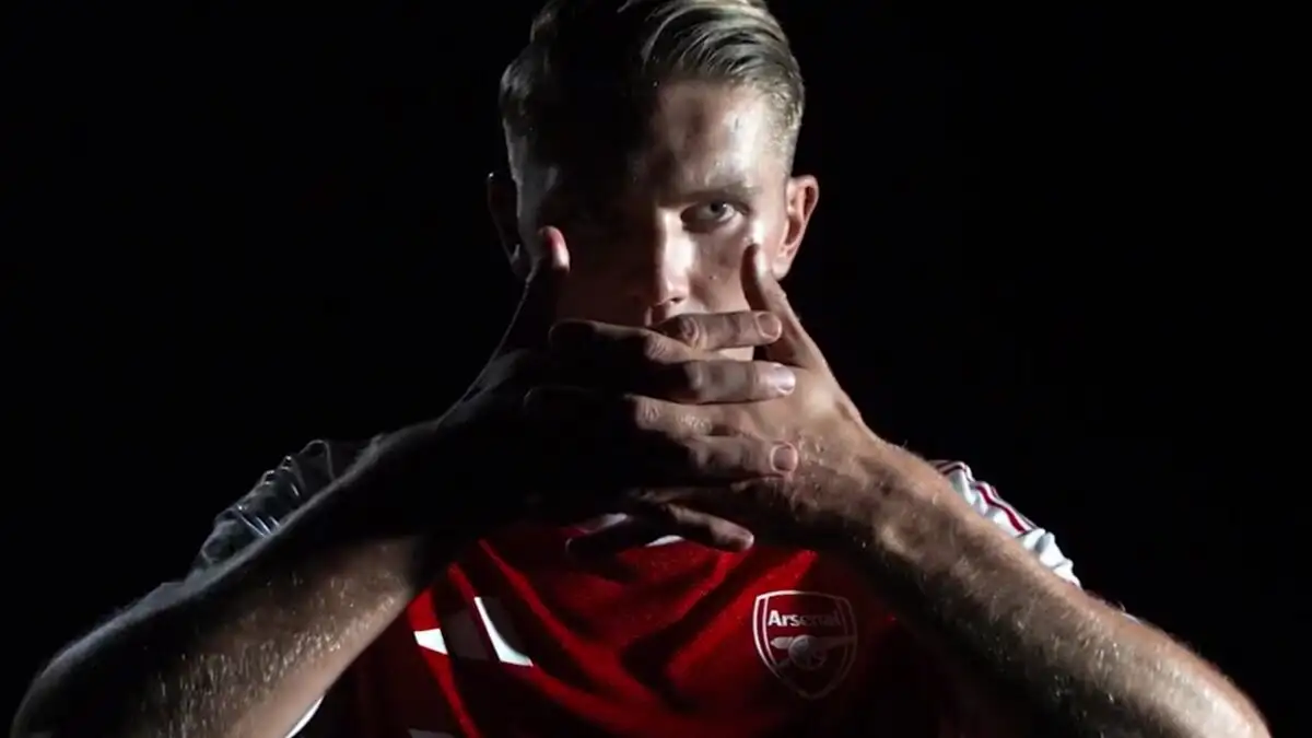 Η Άρσεναλ ανακοίνωσε τον Βίκτορ Γκιόκερες – Θα φοράει το «14» του Τιερί Ανρί