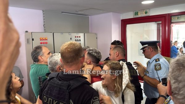 Λαμία: Ένταση στο νοσοκομείο με τον Άδωνι Γεωργιάδη στα εγκαίνια των ΤΕΠ (ΒΙΝΤΕΟ-ΦΩΤΟ)