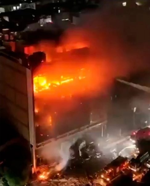 Μεγάλη πυρκαγιά σε εμπορικό κέντρο στο Ιράκ - Τουλάχιστον 60 οι νεκροί, δεκάδες οι τραυματίες