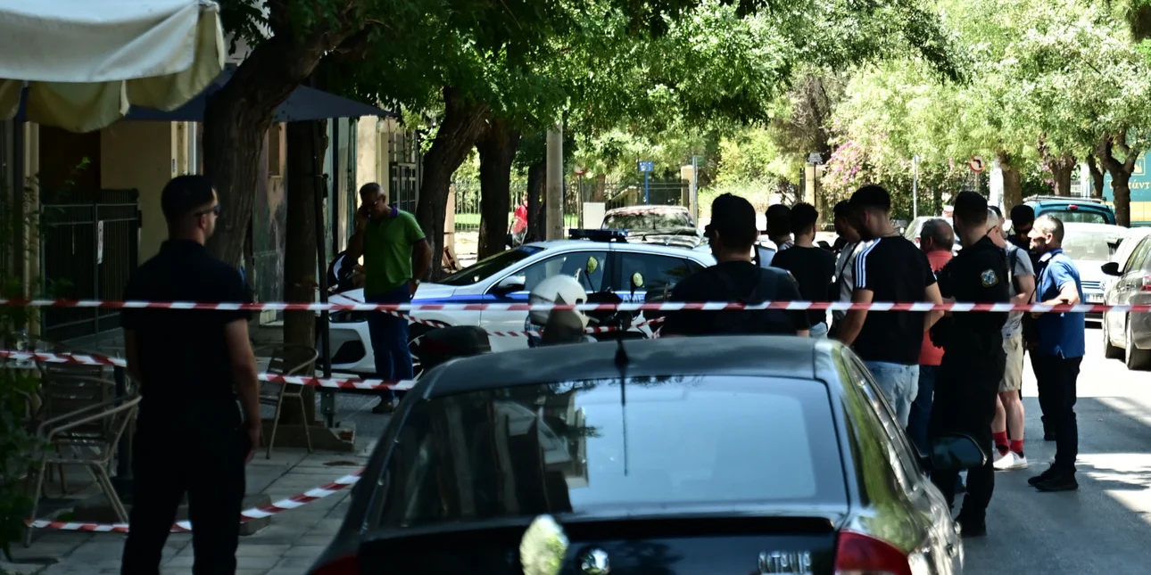 Πυροβολισμοί σε καφετέρια στον Κολωνό - Εμπλέκονται αστυνομικός και πολίτης, και οι δύο τραυματίες