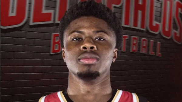 Ο Ολυμπιακός ανακοίνωσε τον Κώστα Αντετοκούνμπο