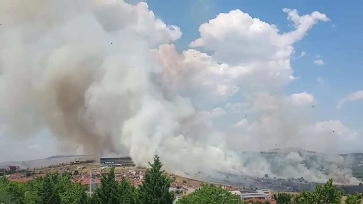 Φωτιά στην Κοζάνη – Ήχησε το 112 «παραμείνετε σε ετοιμότητα», εκκενώθηκε το πανεπιστήμιο