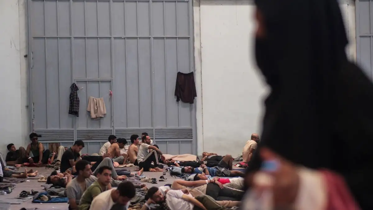 Κρήτη: Μεταφέρθηκαν στον Πειραιά 200 μετανάστες – Σταδιακή αποσυμφόρηση του νησιού