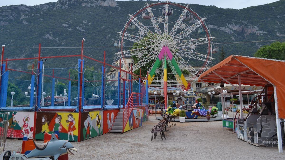 Λούνα παρκ στη Ρόδο: "Οι παίκτες έφυγαν σαν ακροβάτες πάνω από το προστατευτικό κιγκλίδωμα" - Η έκθεση για το ατύχημα