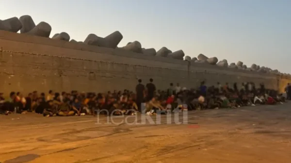 «Ασφυξία» στην Κρήτη από τις καραβιές των παράνομων μεταναστών από τη Λιβύη - Δεν είχαν πού να φιλοξενήσουν τους μισούς από τους 840 που έφτασαν χθες
