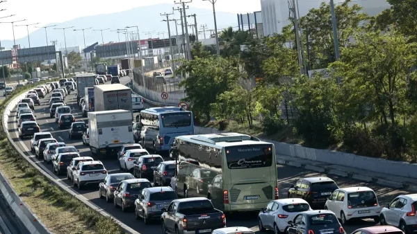 Κίνηση στους δρόμους: Μεγάλη έξοδος των αδειούχων – Δυσχέρεια σε Κηφισό και Αττική οδό