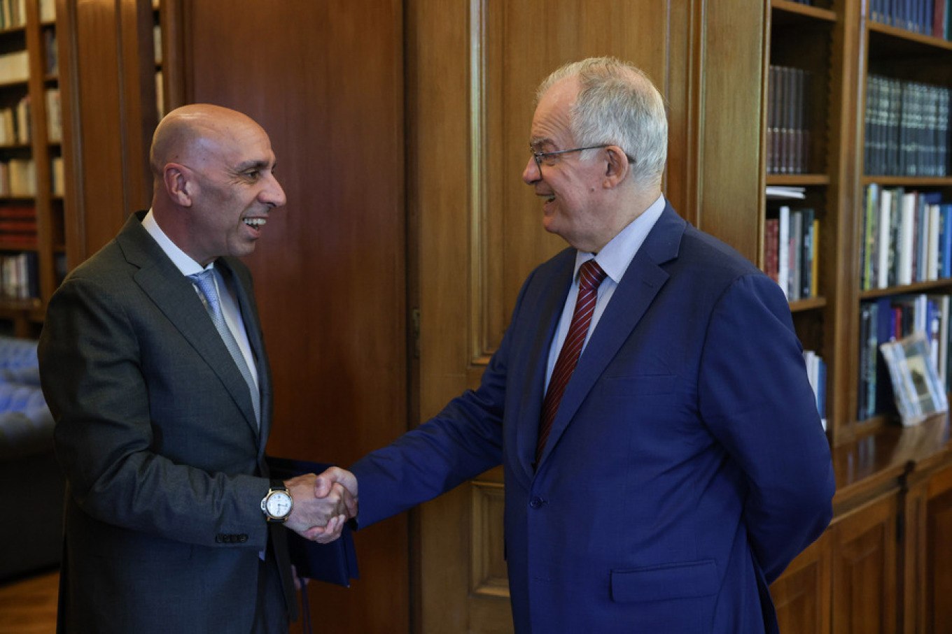 Συνάντηση του Κωνσταντίνου Τασούλα με τον πρόεδρο του ΕΒΕΑ Γιάννη Μπρατάκο