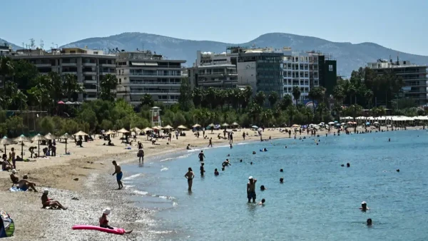 Παλαιό Φάληρο: «Η κοιλίτσα του ήταν φουσκωμένη» λέει ο άνθρωπος που βρήκε το νεκρό κοριτσάκι στην παραλία