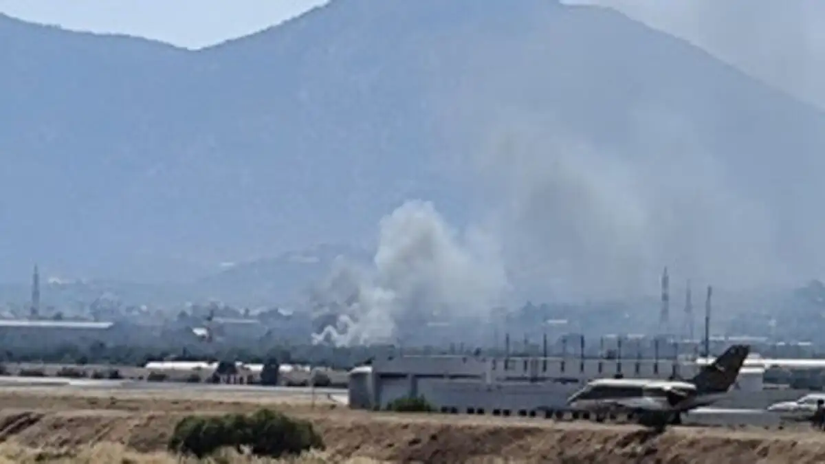 Φωτιά στο Κορωπί κοντά στον σταθμό του Προαστιακού – Συναγερμός και στο Μαρκόπουλο