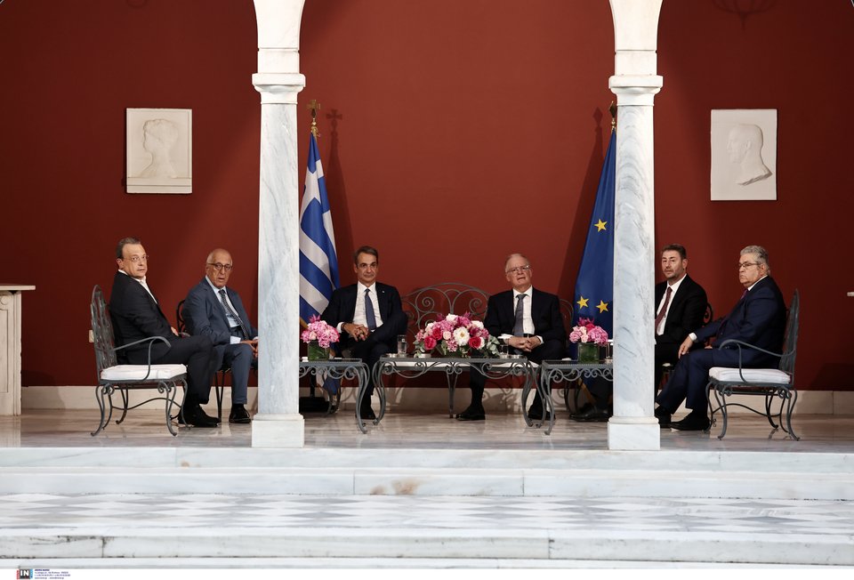 Βαρύ κλίμα ανάμεσα στους πολιτικούς αρχηγούς στο Προεδρικό -Οι αιχμές, η αμηχανία, οι διάλογοι, όλο το παρασκήνιο