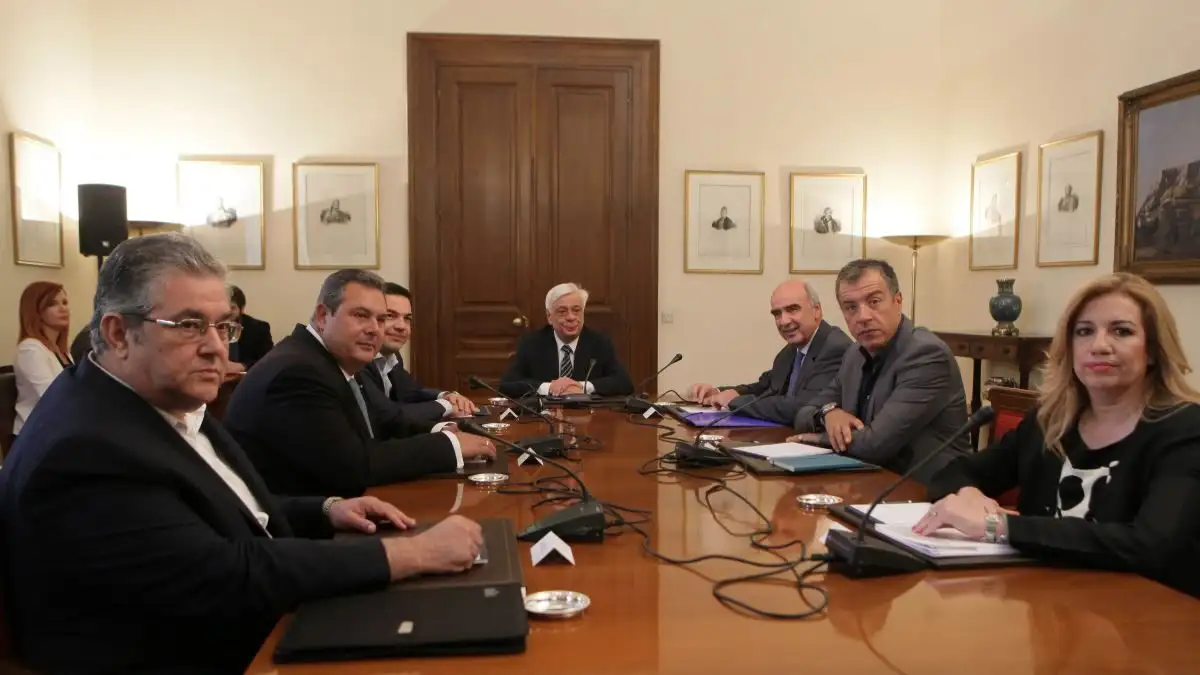 Συμβούλιο πολιτικών αρχηγών 2015: Στη δημοσιότητα τα πλήρη πρακτικά – Οι διαβεβαιώσεις Τσίπρα και το «μάζεψε τους υπουργούς σου» του Μεϊμαράκη