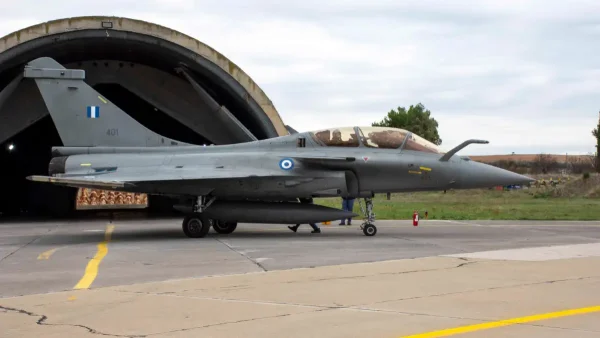 Συναγερμός στην Τανάγρα: Συνελήφθησαν 4 άτομα επειδή κατασκόπευαν Rafale και υποδομές της ΕΑΒ