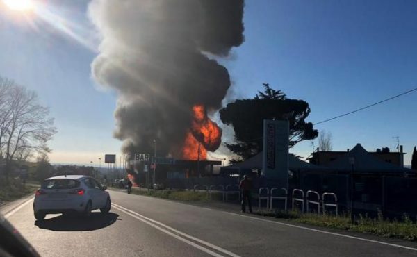 Ρώμη: Στους 29 οι τραυματίες από την έκρηξη σε πρατήριο καυσίμων – O πάπας Λέων προσευχήθηκε για την ζωή τους