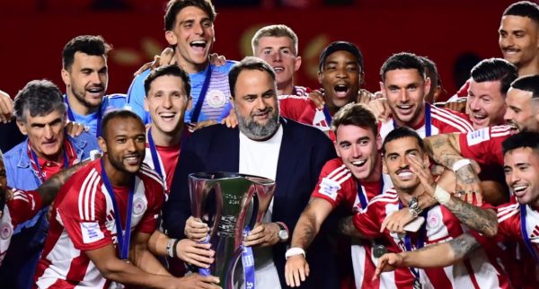 Ολυμπιακός: Ευχές με τρόπαια στον Βαγγέλη Μαρινάκη για τα γενέθλιά του