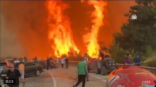 Τουρκία: Βιβλική καταστροφή στην Προύσα από μεγάλες φωτιές – Χιλιάδες στρέμματα έγιναν στάχτη