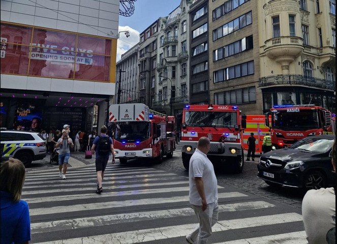 Μπλακ άουτ «παρέλυσε» την Τσεχία – «Για πρωτόγνωρη κατάσταση» έκανε λόγο ο πρωθυπουργός Φιάλα
