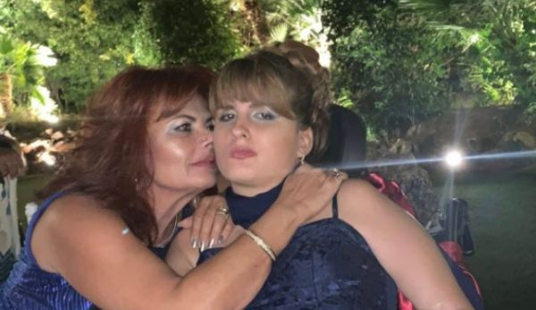 Μυρτώ της Πάρου: Ξεσπά η μητέρα της 13 χρόνια μετά την άγρια επίθεση – «Σαν σήμερα ένα τέρας έλιωσε το κεφάλι του παιδιού μου…»