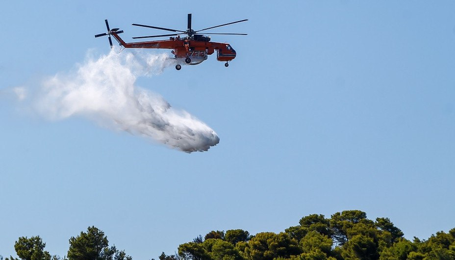 Φωτιά στις Σέρρες στην περιοχή Άγιος Ραφαήλ – Σηκώθηκε ελικόπτερο, μήνυμα του 112 για απομάκρυνση