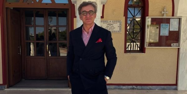 Ο Νίκος Ορφανός βάφτισε την κόρη του (ΦΩΤΟ)