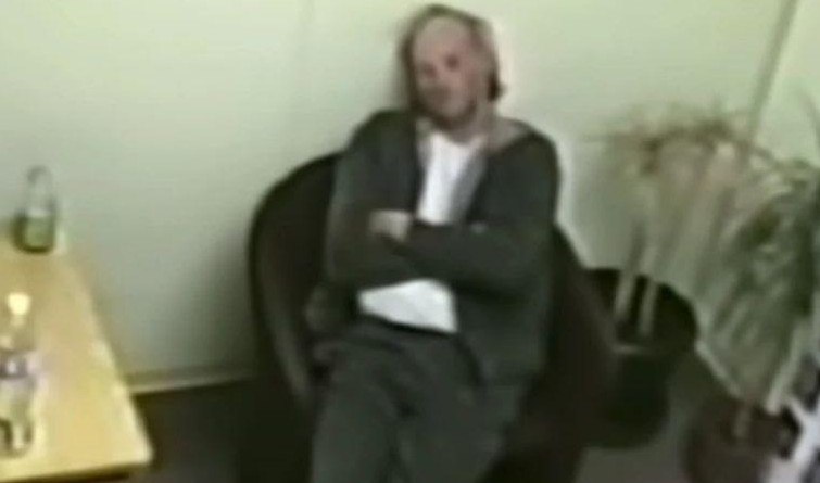 Ο διαβόητος serial killer που τάιζε γουρούνια με τα θύματά του και ο θάνατος στη φυλακή με ένα σπασμένο σκουπόξυλο