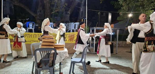 Πραγματοποιήθηκαν η «Γιορτή Πίτας και Ψωμιού» και ο Εορτασμός της Αγίας Παρασκευής στον Δήμο Λοκρών (ΦΩΤΟ)