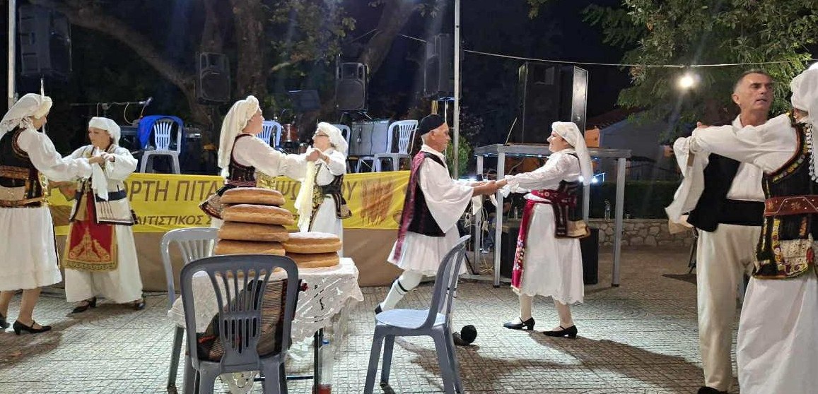 Πραγματοποιήθηκαν η «Γιορτή Πίτας και Ψωμιού» και ο Εορτασμός της Αγίας Παρασκευής στον Δήμο Λοκρών (ΦΩΤΟ)