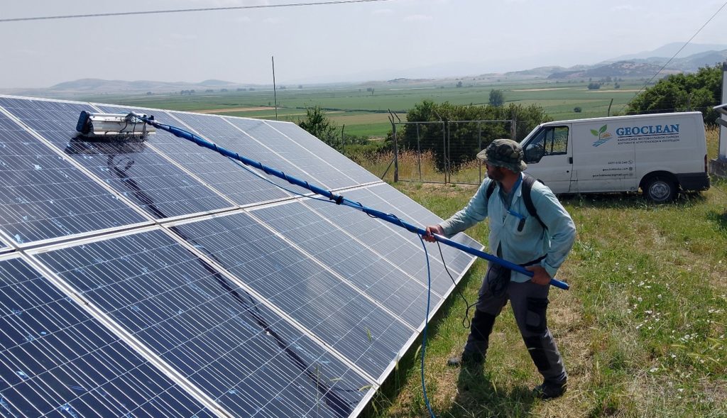 GeoClean: Εξειδικευμένος καθαρισμός Φωτοβολταϊκών Πάρκων στη Φθιώτιδα