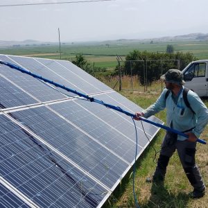 GeoClean: Εξειδικευμένος καθαρισμός Φωτοβολταϊκών Πάρκων στη Φθιώτιδα