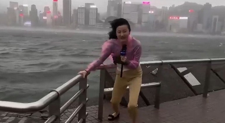 Κίνα: Απόκοσμες εικόνες από το πέρασμα του τυφώνα Wipha - Κατευθύνεται προς το Βιετνάμ