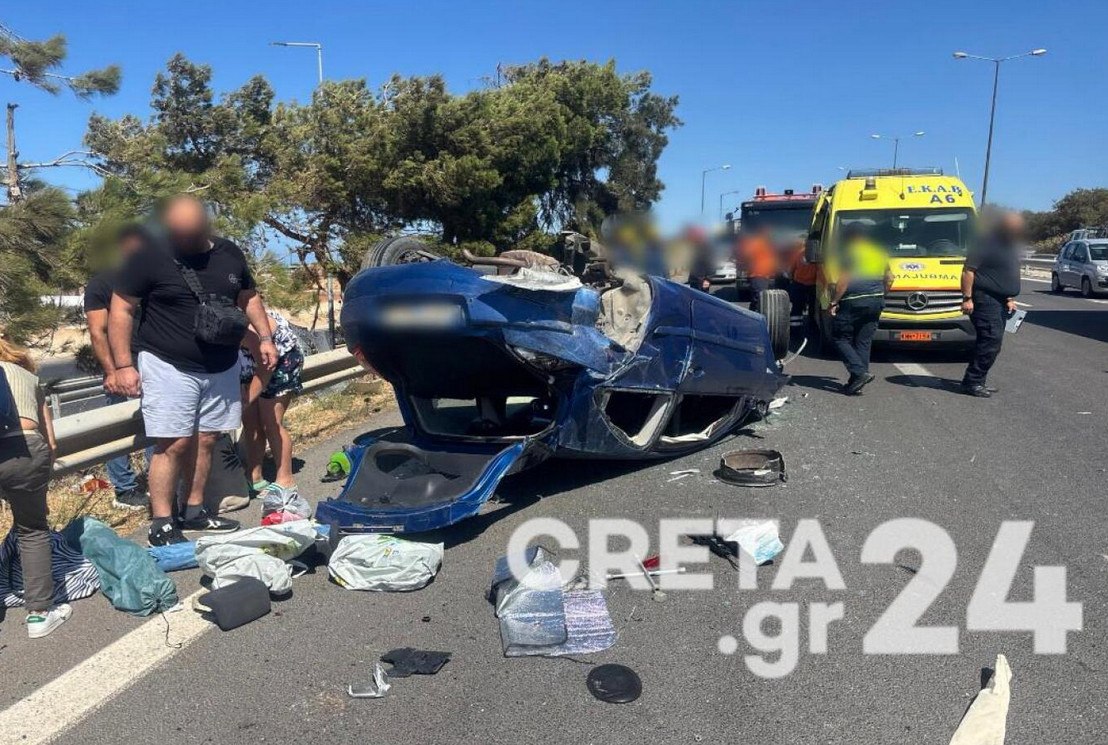 Σφοδρή σύγκρουση στον ΒΟΑΚ, ανατράπηκε αυτοκίνητο