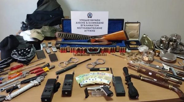 Άνω Γλυφάδα: Επεισοδιακή σύλληψη διαρρηκτών – Τραυμάτισαν με κατσαβίδι αστυνομικό