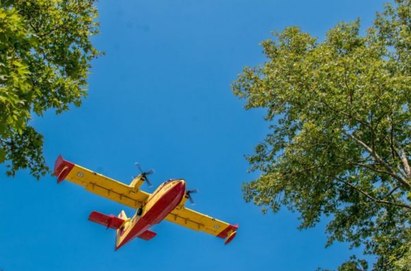 Με δύο πυροσβεστικά αεροσκάφη συνδράμει η Ελλάδα την Αλβανία για την αντιμετώπιση μεγάλης πυρκαγιάς