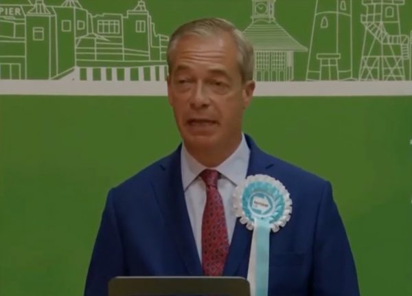 Ο Νάιτζελ Φάρατζ προκαλεί για τα Γλυπτά του Παρθενώνα – «Αν είχαν παραμείνει στην Ελλάδα, σήμερα δεν θα υπήρχαν»