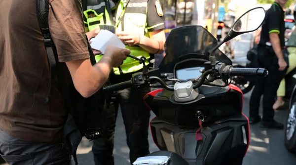 Επέστρεψαν οι «κατάσκοποι» των δρόμων – Νέα εφαρμογή για τα μπλόκα της Τροχαίας