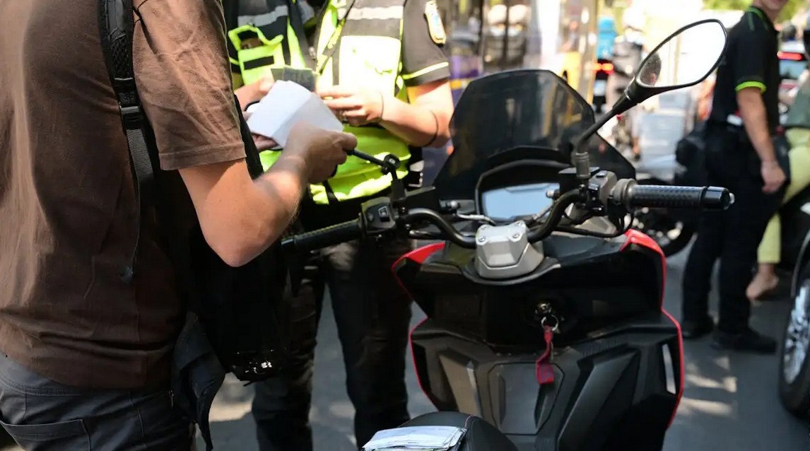 Επέστρεψαν οι «κατάσκοποι» των δρόμων – Νέα εφαρμογή για τα μπλόκα της Τροχαίας