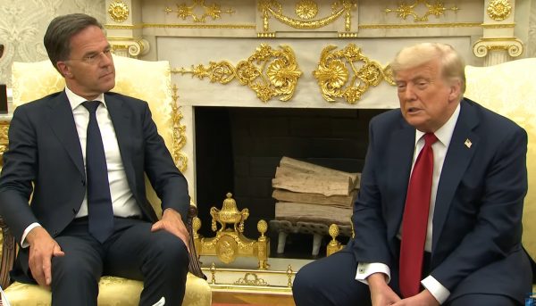 Μαρκ Ρούτε: Μόνο ο Ντόναλντ Τραμπ μπορεί να σπάσει το αδιέξοδο στον πόλεμο στην Ουκρανία