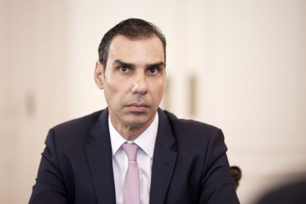 Μ. Θεμιστοκλέους:  2.500 κλήσεις στη νέα γραμμή 1566 την πρώτη ημέρα λειτουργίας της