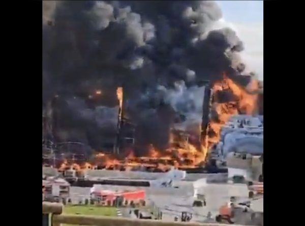 Βίντεο: Παρανάλωμα του πυρός η κεντρική σκηνή της Tomorrowland στο Βέλγιο