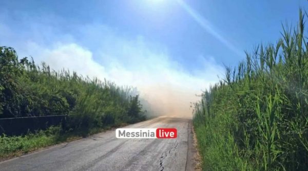 Πυρκαγιά στο αεροδρόμιο Καλαμάτας – Επιχειρούν 3 εναέρια μέσα