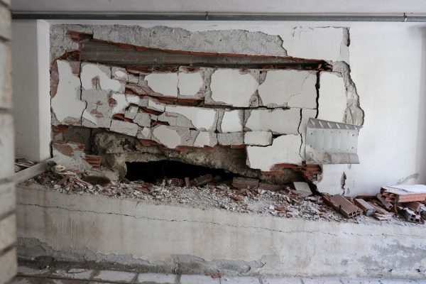 Έκρηξη βόμβας στη Θεσσαλονίκη: Κοινά στοιχεία με τον εκρηκτικό μηχανισμό στο σπίτι του Πρετεντέρη - Πού στρέφονται οι Αρχές