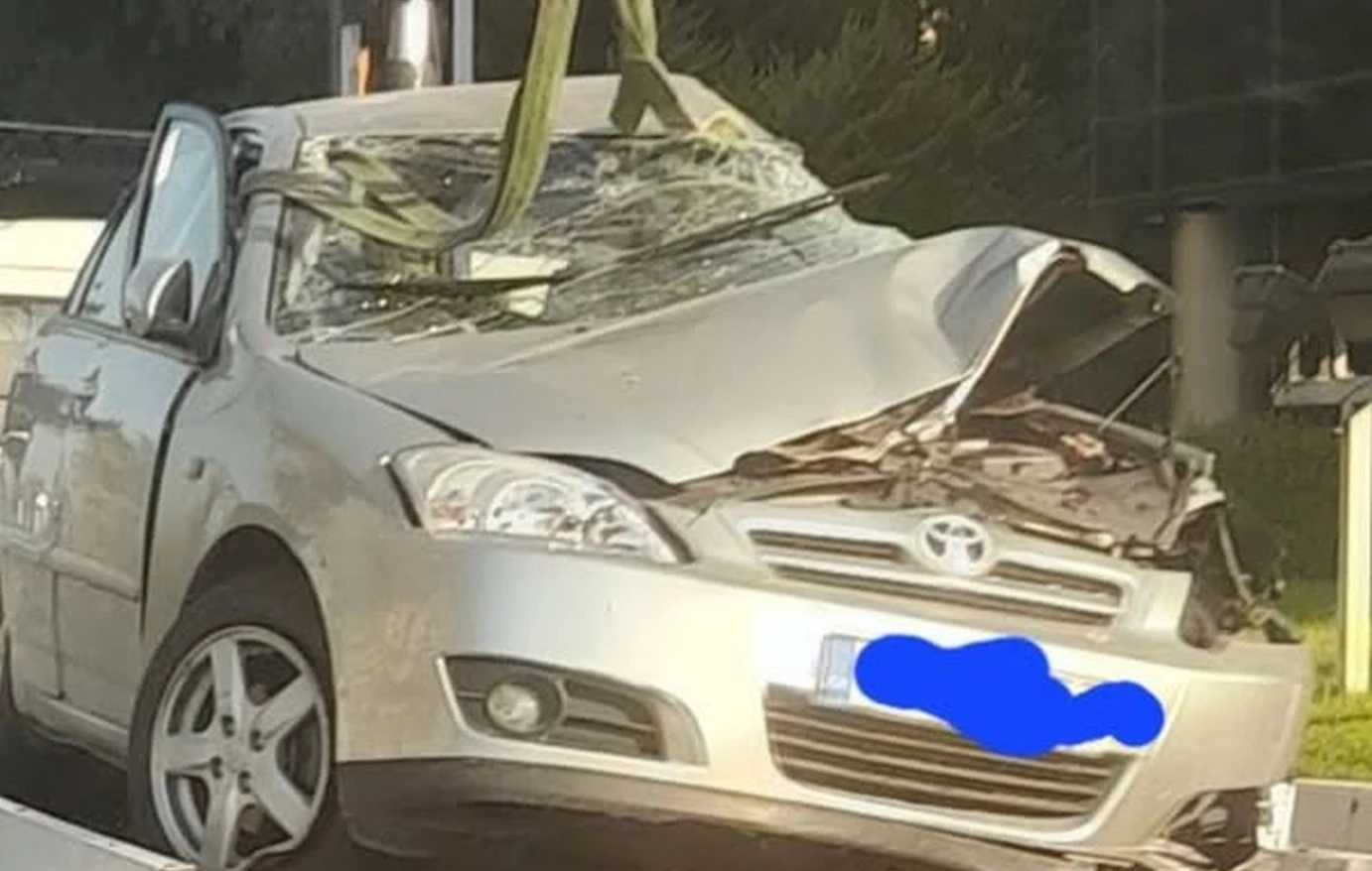 Μόλις 22 ετών η νεκρή οδηγός στο τροχαίο που έγινε το πρωί στη Βούλα – Το Ι.Χ. έπεσε σε τοίχο