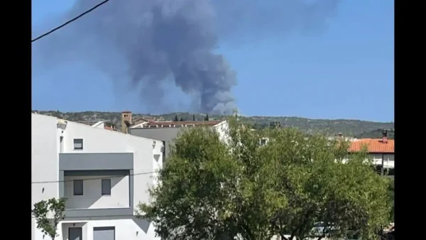 Φωτιά στη Βουρβουρού Χαλκιδικής – Μήνυμα από το 112 «αν βρίσκεστε στην περιοχή απομακρυνθείτε προς Νικήτη»