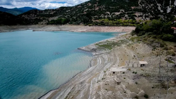 Bloomberg: Το σχέδιο της κυβέρνησης για τη λειψυδρία – Η συγχώνευση 700 εταιριών ύδρευσης και το νέο ταμείο για έργα