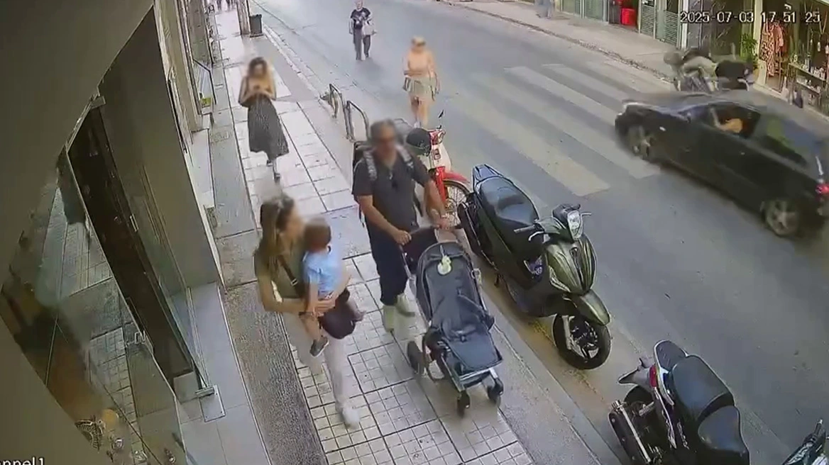 Βίντεο: Οδηγός ΙΧ παρέσυρε δικυκλιστή στο κέντρο του Ηρακλείου και εξαφανίστηκε