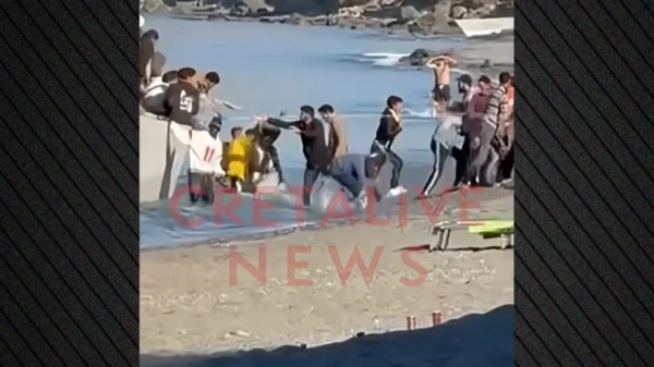 Στα όριά τους τα παράλια της νότιας Κρήτης - Συνεχίζονται οι αθρόες αφίξεις μεταναστών, ζητούν λύση κάτοικοι και επιχειρηματίες