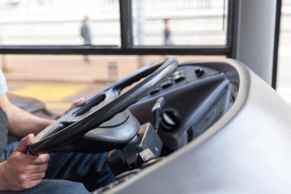 Είναι αυτός ο πιο σχολαστικός οδηγός λεωφορείου στην Ελλάδα; Βίντεο