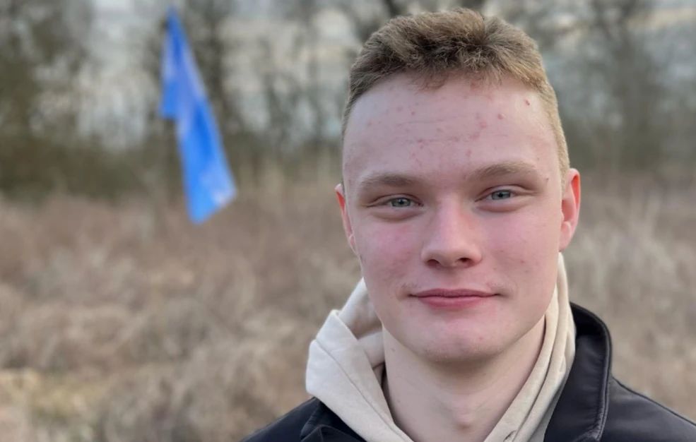 Η απίστευτη ιστορία του 14χρονου που ίδρυσε τη δική του χώρα και τώρα θέλει να συμμετέχει στην Eurovision