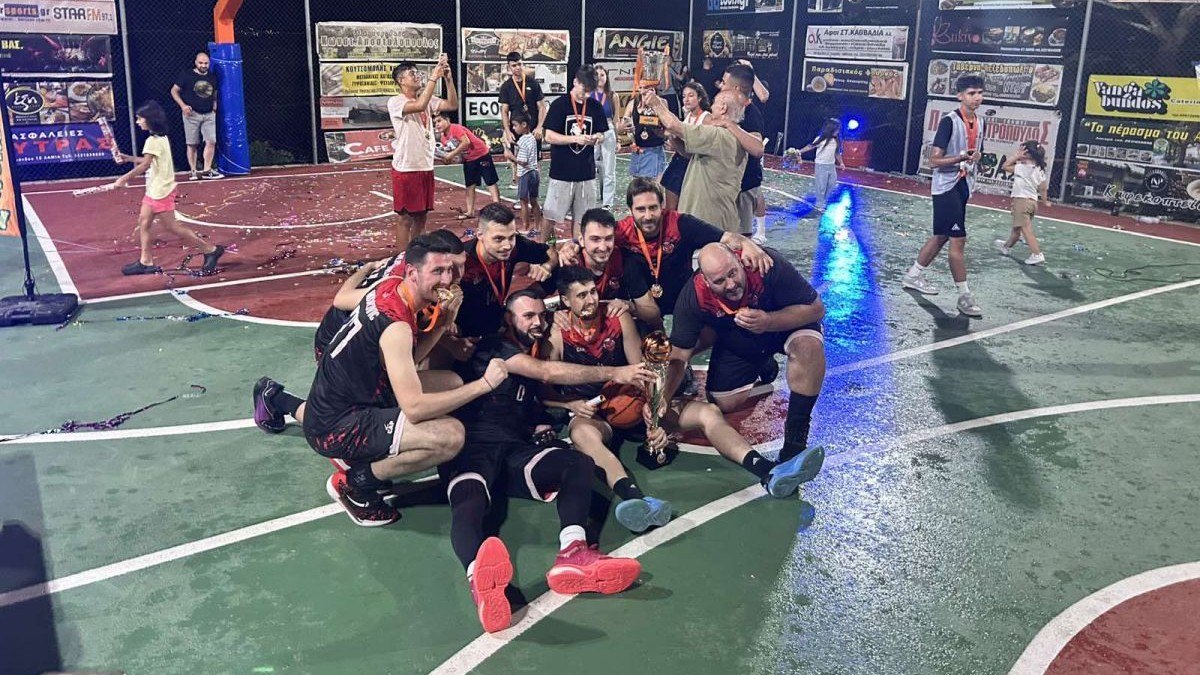 Έπαιξαν μπάσκετ στο πλατανόδασος στο Αργυροχώρι και το ευχαριστήθηκαν - Δείτε εικόνες!