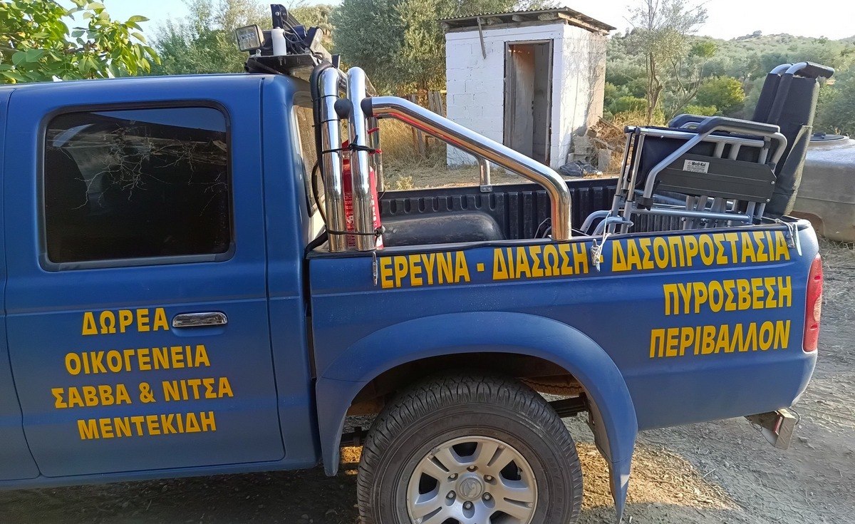 Όσο υπάρχουν άνθρωποι! Μετέφεραν κατάκοιτη γυναίκα στην κηδεία της κόρης της