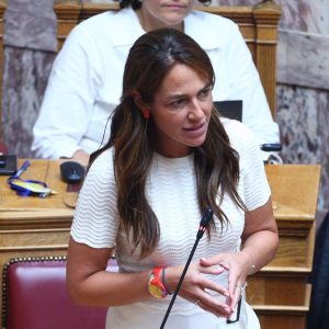 Δόμνα Μιχαηλίδου για Γιάνη Βαρουφάκη: Έχω χάσει φίλο μου από ecstasy στην Αγγλία, δεν είναι «κουλ» να κάνεις ναρκωτικά